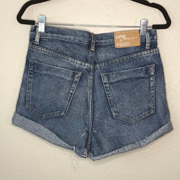One X OneTeaspoon for Free People Outlaws Distressed Shorts - Picture 5 of 10